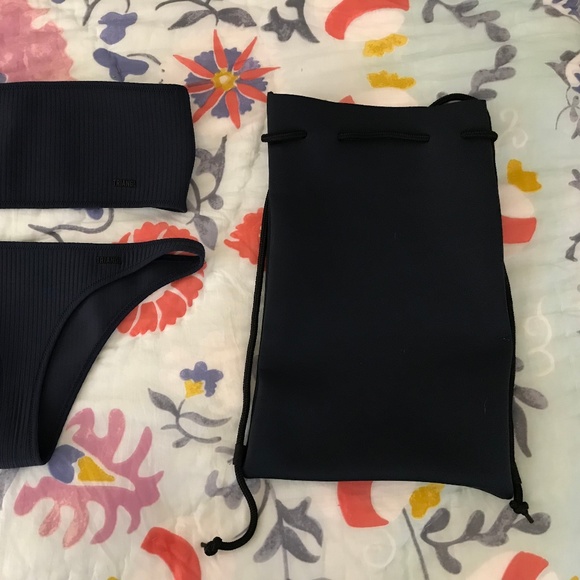 TWINNIE Style TRIANGL Bikini in MIDNIGHT - Picture 3 of 4